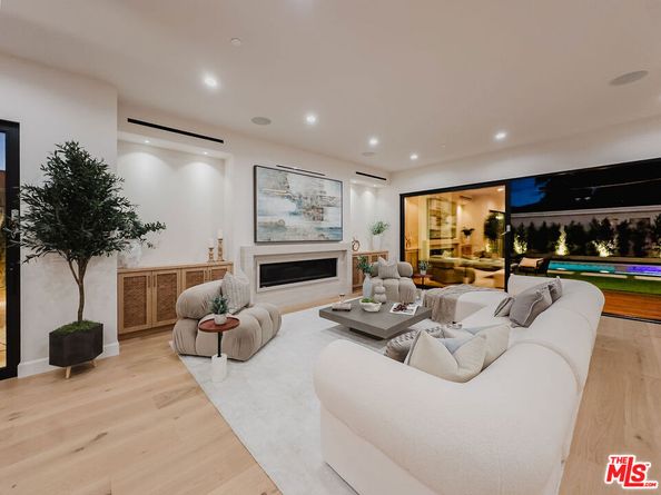 12427 Cumpston Street, Valley Village CA 91607