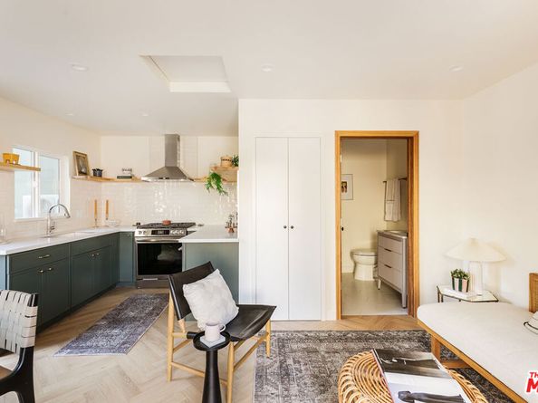 3818 Tracy Street, Los Angeles CA 90027