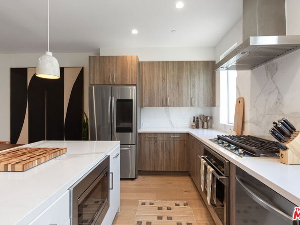 1204 N Thomas Lane, Los Angeles CA 90038