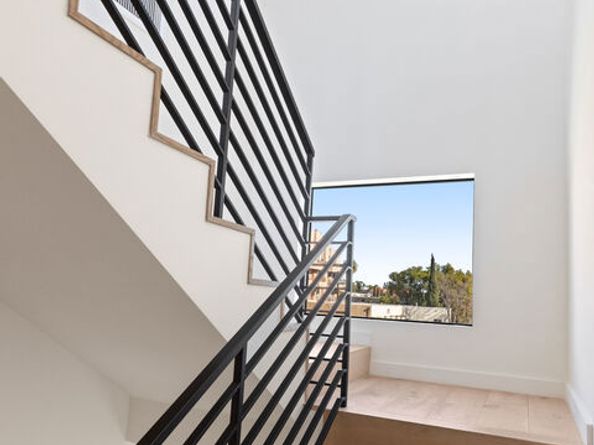 1204 N Thomas Lane, Los Angeles CA 90038