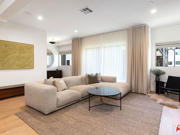 1204 N Thomas Lane, Los Angeles CA 90038