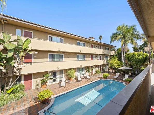 970 Palm Avenue 218, West Hollywood CA 90069