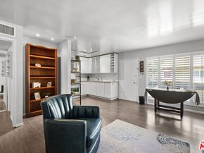 970 Palm Avenue 218, West Hollywood CA 90069