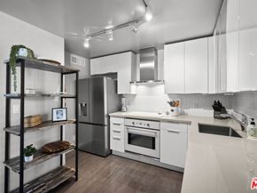 970 Palm Avenue 218, West Hollywood CA 90069