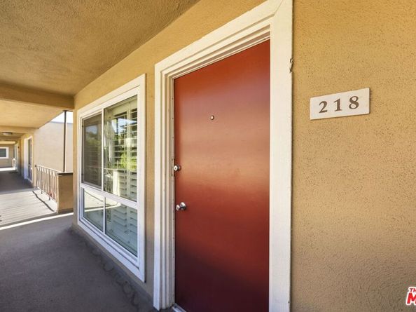 970 Palm Avenue 218, West Hollywood CA 90069