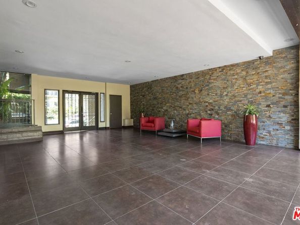 970 Palm Avenue 218, West Hollywood CA 90069