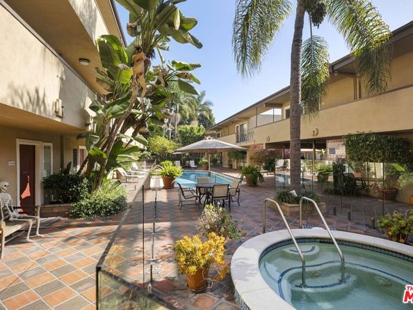 970 Palm Avenue 218, West Hollywood CA 90069