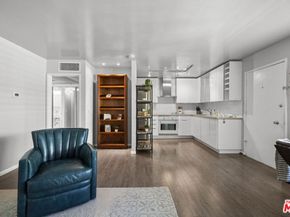 970 Palm Avenue 218, West Hollywood CA 90069