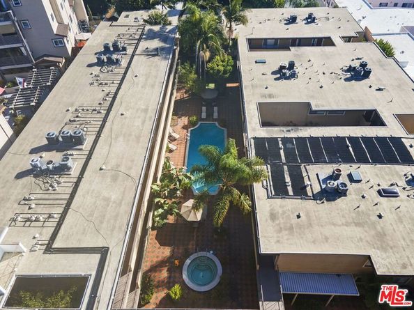 970 Palm Avenue 218, West Hollywood CA 90069