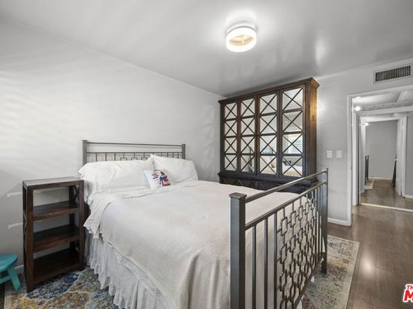 970 Palm Avenue 218, West Hollywood CA 90069