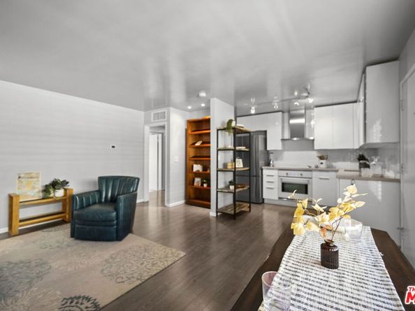 970 Palm Avenue 218, West Hollywood CA 90069