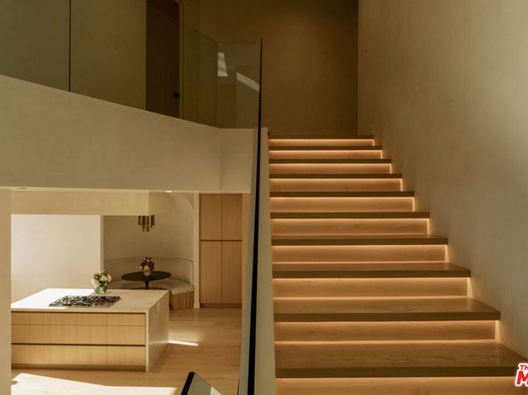 1778 Viewmont Drive, Los Angeles CA 90069