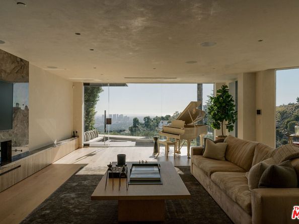 1778 Viewmont Drive, Los Angeles CA 90069