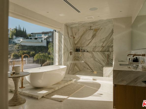 1778 Viewmont Drive, Los Angeles CA 90069