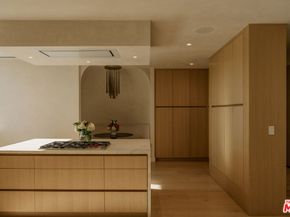 1778 Viewmont Drive, Los Angeles CA 90069