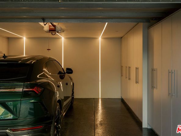 1778 Viewmont Drive, Los Angeles CA 90069