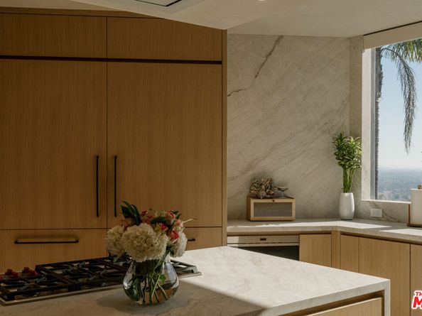 1778 Viewmont Drive, Los Angeles CA 90069