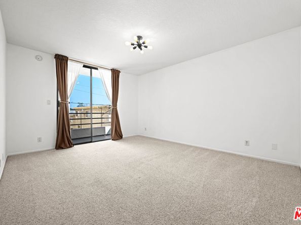 1312 S Saltair Avenue 215, Los Angeles CA 90025