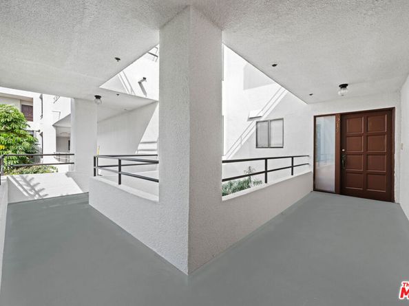 1312 S Saltair Avenue 215, Los Angeles CA 90025