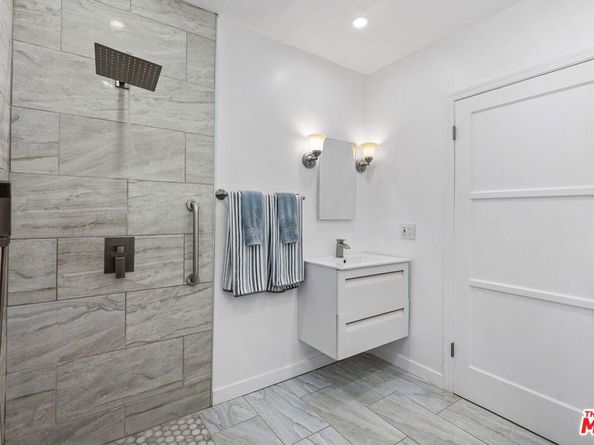 1770 Bryn Mawr Avenue, Santa Monica CA 90405