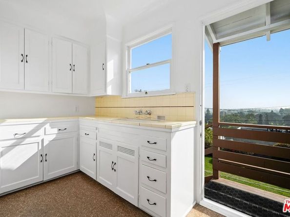 1770 Bryn Mawr Avenue, Santa Monica CA 90405