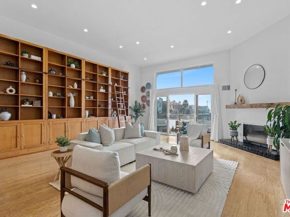 3950 Via Dolce 518, Marina Del Rey CA 90292