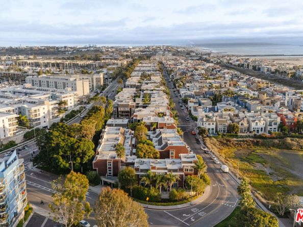 3950 Via Dolce 518, Marina Del Rey CA 90292