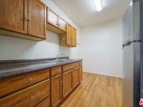 2740 James M Wood Boulevard, Los Angeles CA 90006