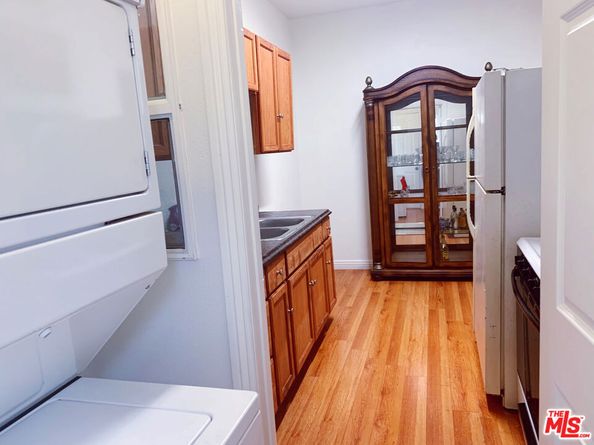 2740 James M Wood Boulevard, Los Angeles CA 90006