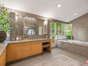 10339 Glenbarr Avenue, Los Angeles CA 90064