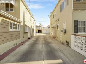 116 S Kings Road, Los Angeles CA 90048