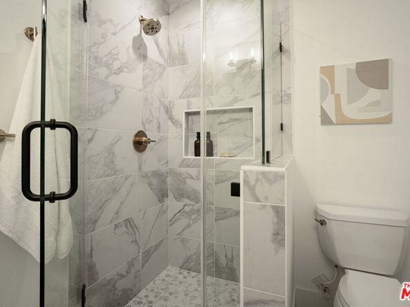 11210 Victory Boulevard, North Hollywood CA 91606