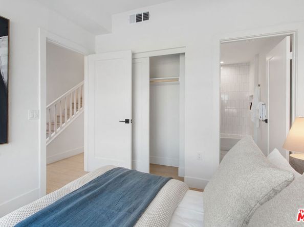 11210 Victory Boulevard, North Hollywood CA 91606