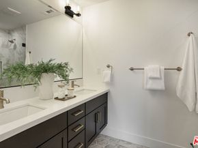 11210 Victory Boulevard, North Hollywood CA 91606