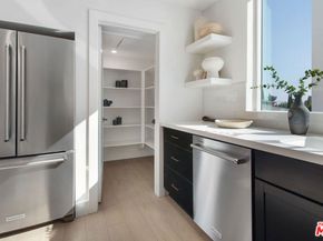 11210 Victory Boulevard, North Hollywood CA 91606