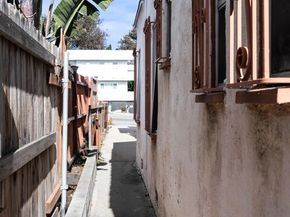 4214 W Slauson Avenue, Los Angeles CA 90043