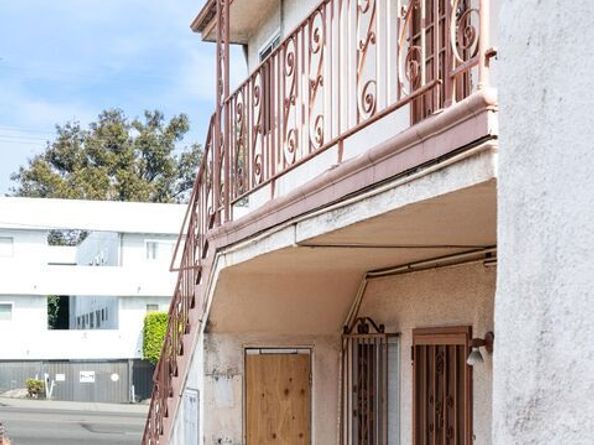 4214 W Slauson Avenue, Los Angeles CA 90043