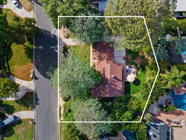 17055 Gresham Street, Sherwood Forest CA 91325