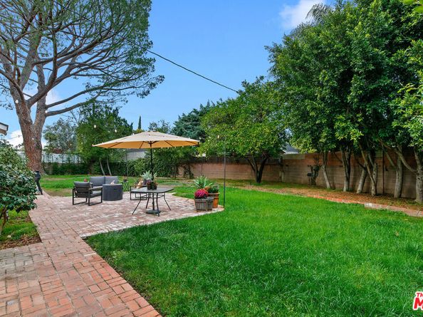 17055 Gresham Street, Sherwood Forest CA 91325