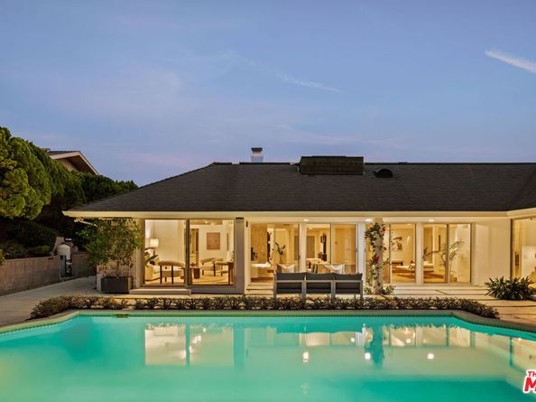 2143 N Hobart Boulevard, Los Angeles CA 90027