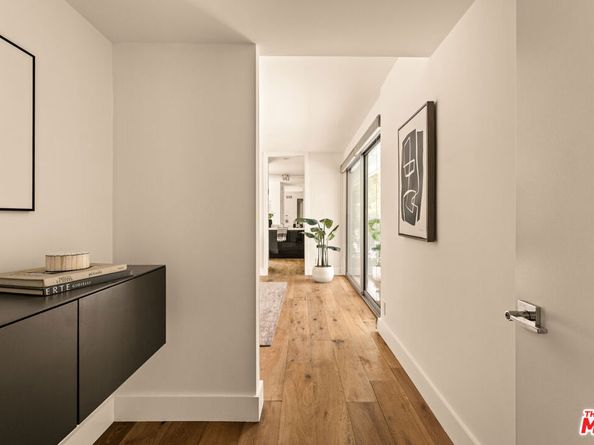 2143 N Hobart Boulevard, Los Angeles CA 90027