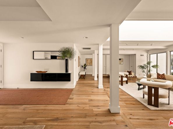 2143 N Hobart Boulevard, Los Angeles CA 90027