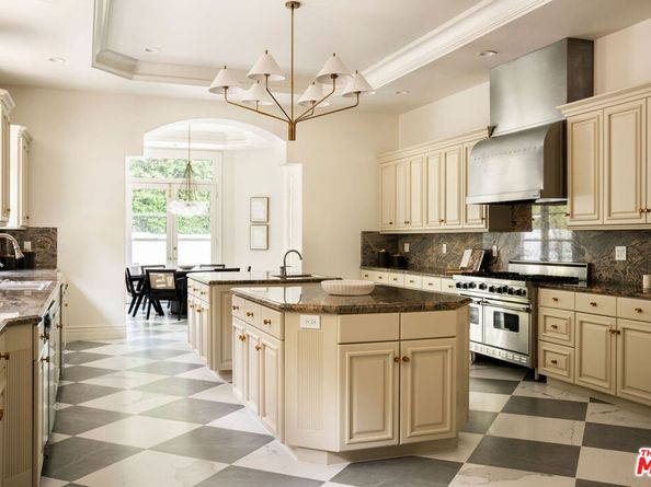 10509 Vestone Way, Los Angeles CA 90077