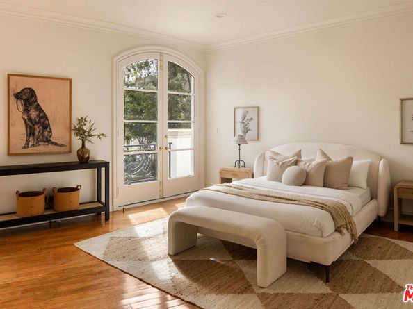 10509 Vestone Way, Los Angeles CA 90077