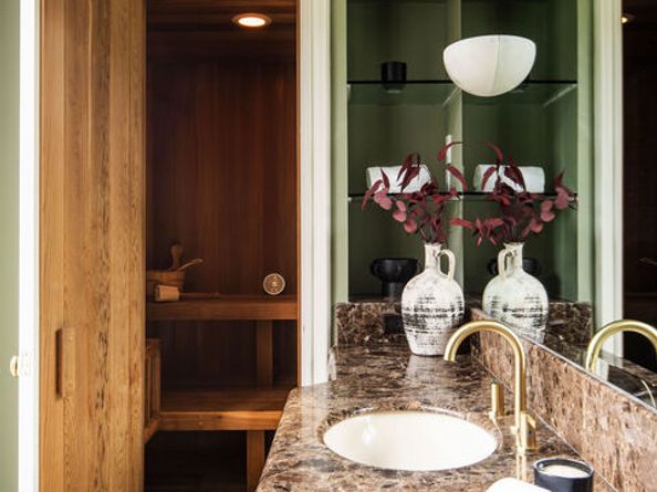 10509 Vestone Way, Los Angeles CA 90077