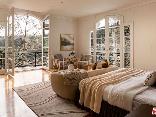 10509 Vestone Way, Los Angeles CA 90077