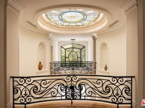 10509 Vestone Way, Los Angeles CA 90077