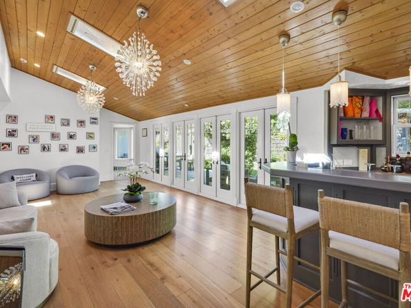 6052 Merritt Drive, Malibu CA 90265