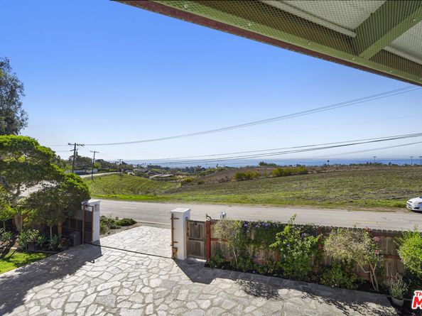 6052 Merritt Drive, Malibu CA 90265