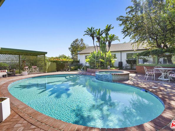 6052 Merritt Drive, Malibu CA 90265